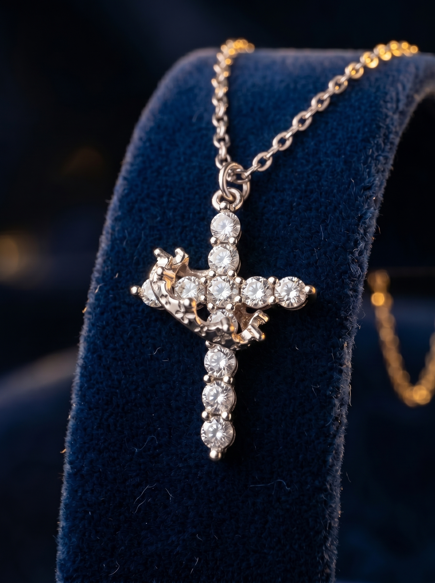 Collar Cruz & Corona Giratoria Anti-Estrés